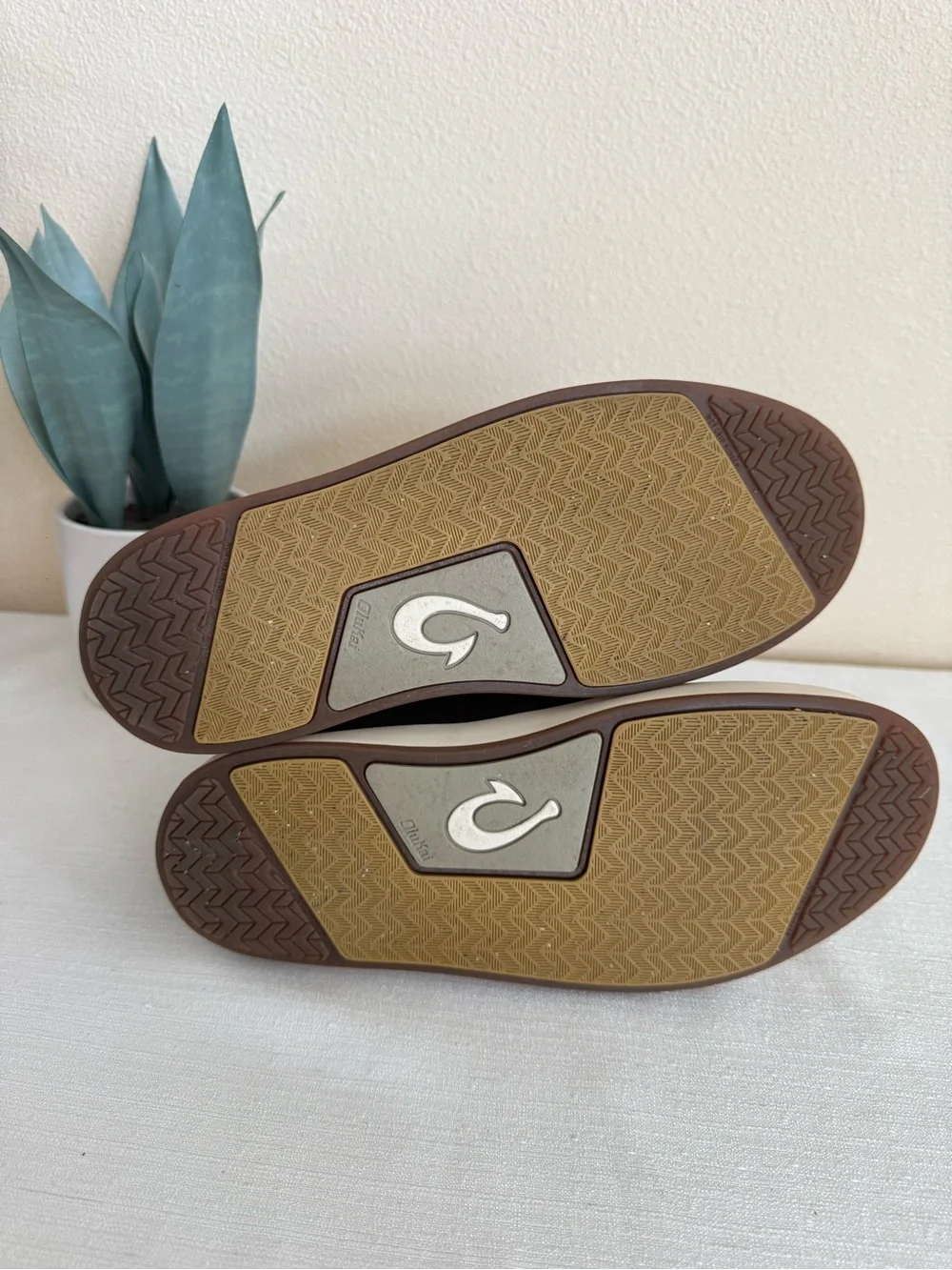OluKai Papaku ‘Ili Men's Casual Mid-Top Sneakers in Brown Leather